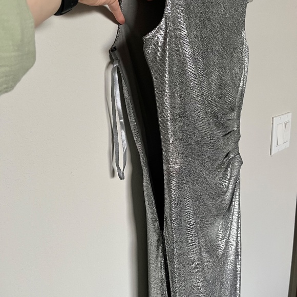 Lauren Ralph Lauren Silver Metallic Boat Neck Formal Evening Gown Size 2 ALTERED - Picture 3 of 9